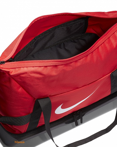 BA5507-657 Сумка Nike Club Team Hardcase Medium красный